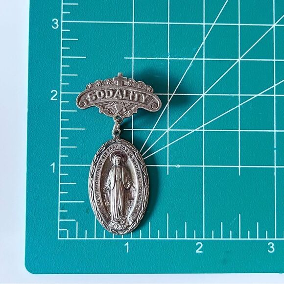 Sodality Of The Blessed Virgin Mary Miraculous Medal Pin - Picture 3 of 3